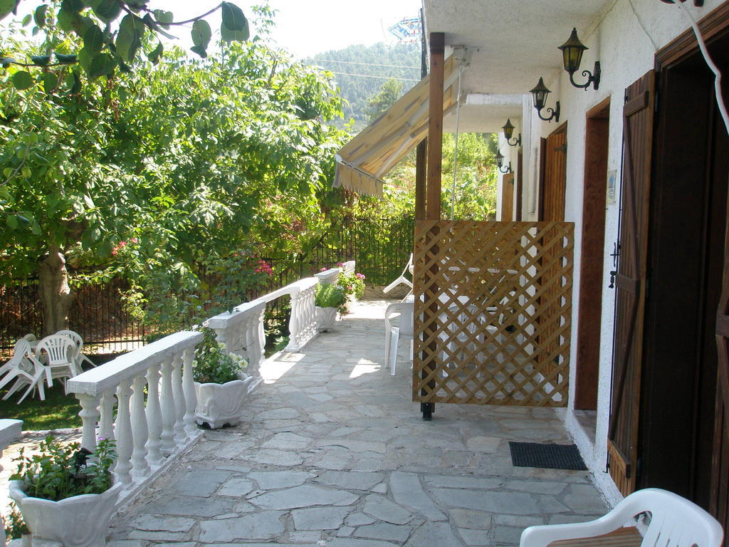 Viki Studios And Apartments Skala Potamias  Esterno foto